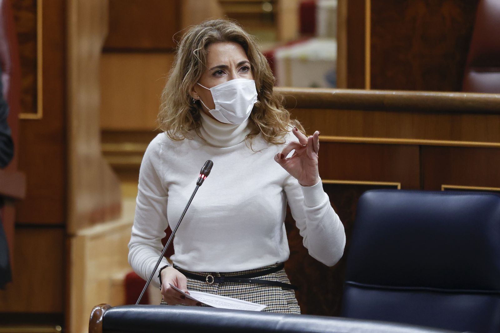 La ministra Sánchez se reunirá con los transportistas convocantes del paro